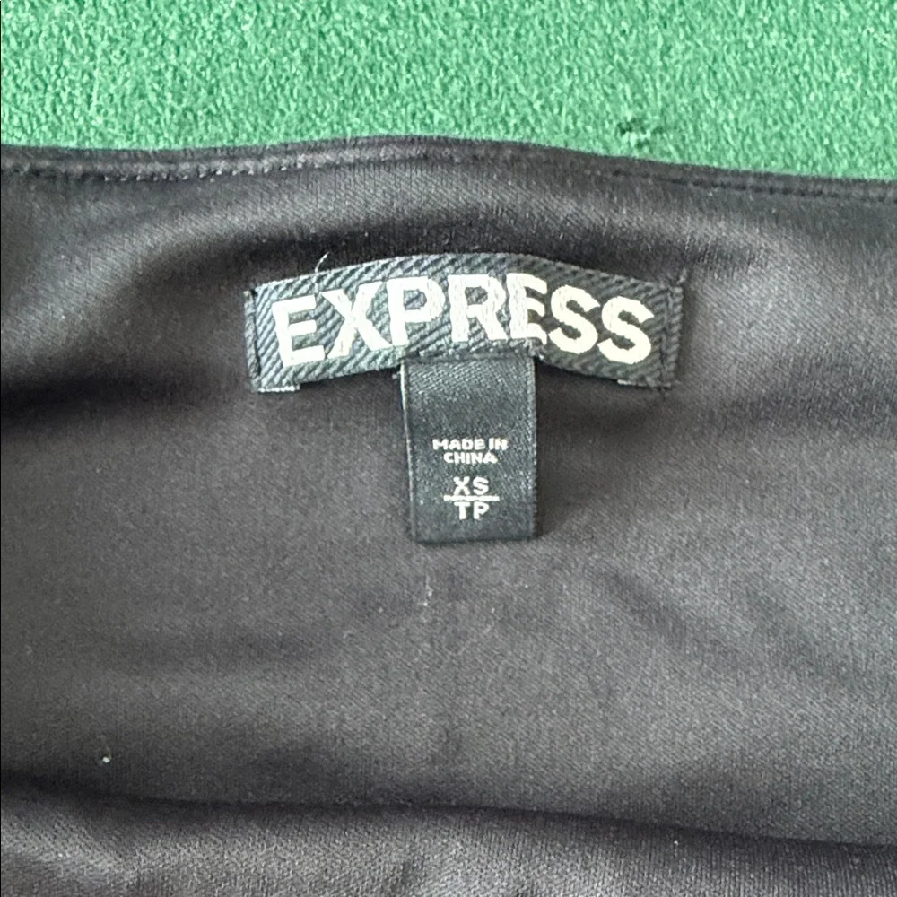 Express Black and Gold Geometric Mini Skirt.  CAJA #‎ 1. D